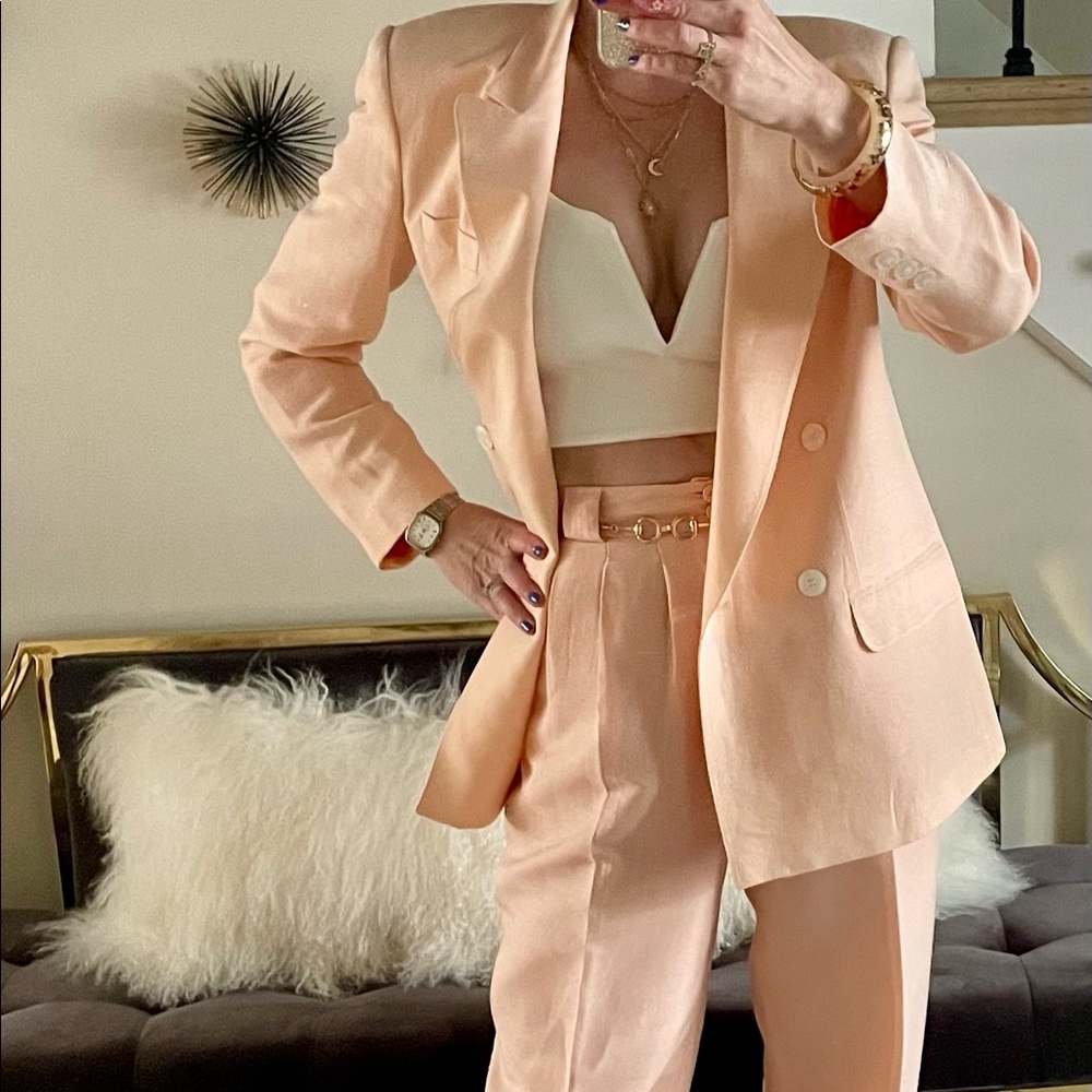 Vintage Peach Linen Suit by Giorgio Sant Angelo. Women Size 10. Made in India.